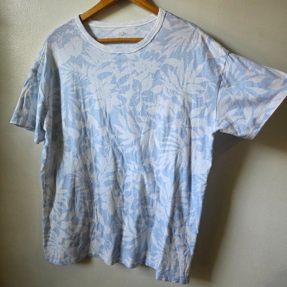 EUC AERIE WHITE / BLUE SUMMER TEE COTTON  OVERSIZED SIZE SMALL